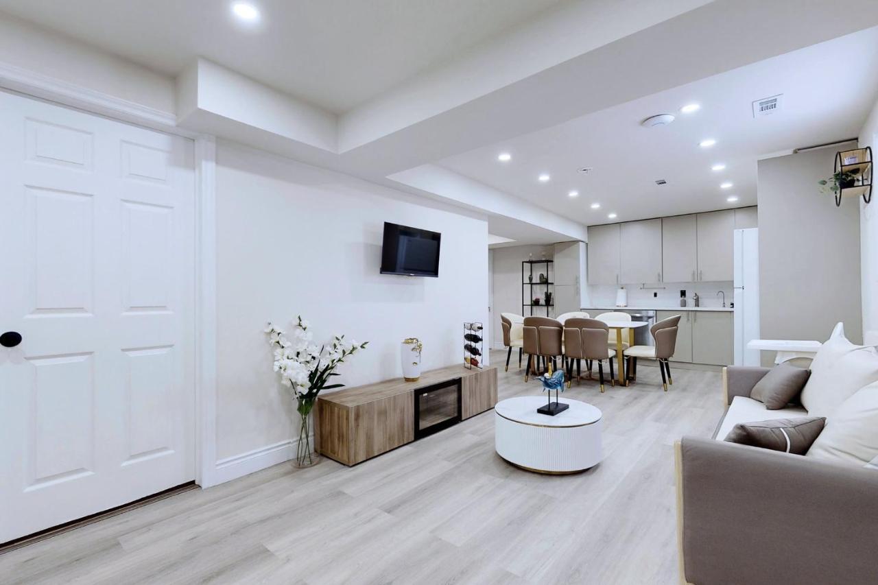 Stunning 2Br Lower Level Unit Вон Екстериор снимка
