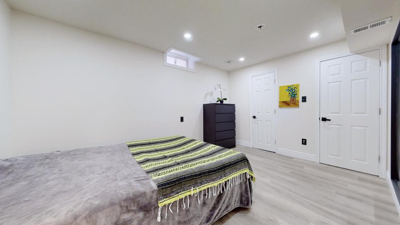 Stunning 2Br Lower Level Unit Вон Екстериор снимка