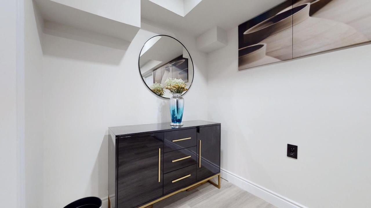 Stunning 2Br Lower Level Unit Вон Екстериор снимка