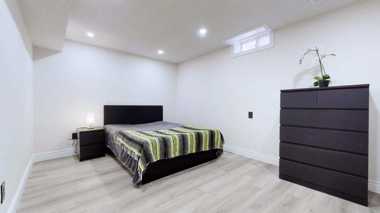 Stunning 2Br Lower Level Unit Вон Екстериор снимка